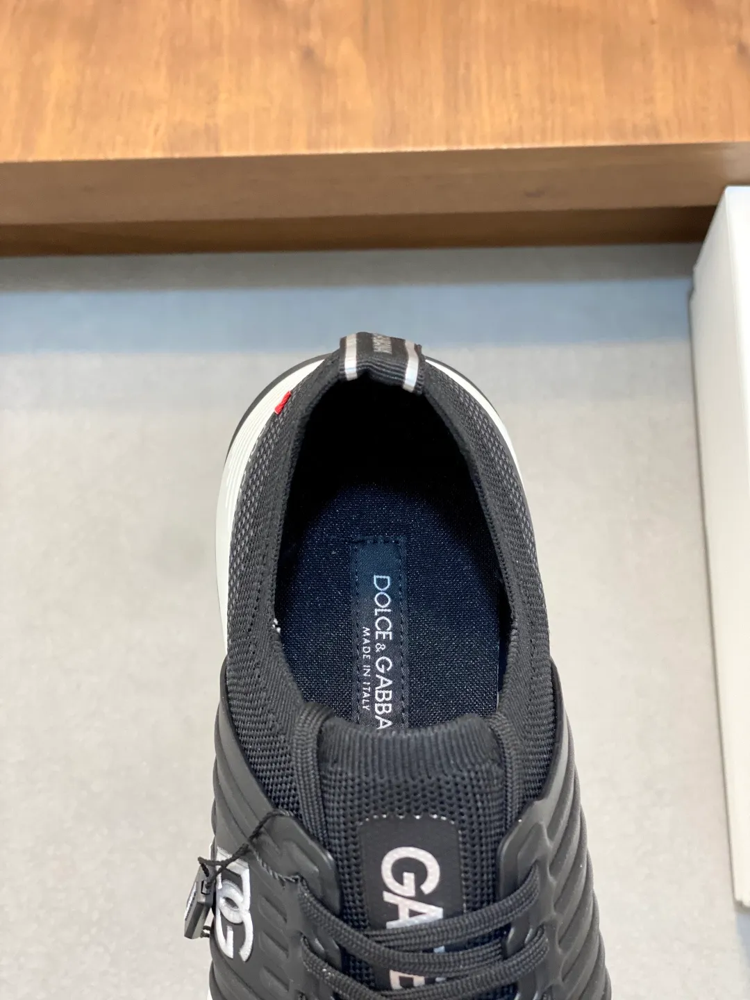 Men's Men's Shoes 💰700••New arrivals••Dolce&Gabbana••DG✔️High-end men's sports•casual shoes. Original goods from top counters. Original imported cowhide, multi-material splicing design ➕Imported cowhide lining, cowhide feet ➕Original TPR elastic outsole.  Size: 39-44 (38, 45 customized)